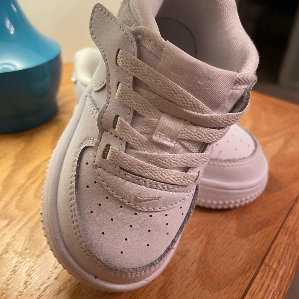 Nike Kids' White Sneakers - Picture 2 of 4
